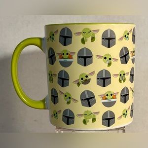 STAR WARS & Lucasfilm Ltd. Baby Yoda Mandalorian Coffee Cup Mug. 20 oz.